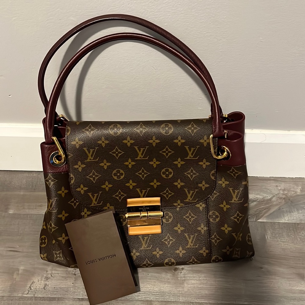 Brand New Louis Vuitton Limited Addition purse.10/10 Monogram Empreinte.